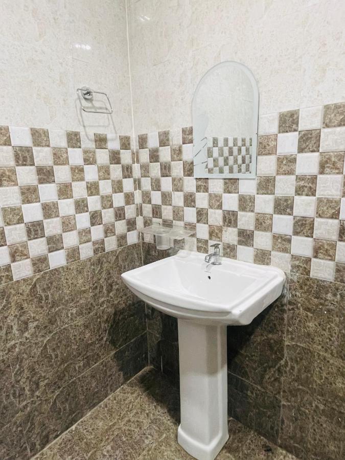 Hotel Manohar Ришикеш Экстерьер фото